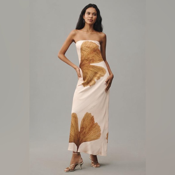 Anthropologie Dresses & Skirts - Anthropologie The Fluer light pink flower shell motif strapless silk maxi dress